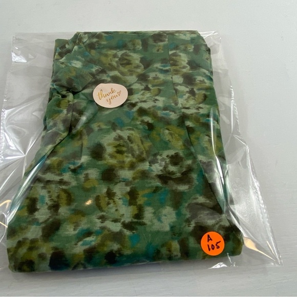 New York & Company Modeled Green Mesh Wrap Blouse with 3/4 Sleeves Sz S - Picture 10 of 10